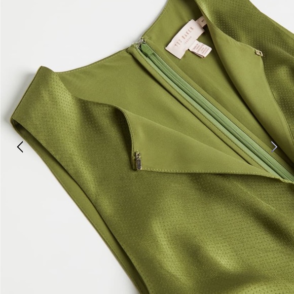 Ted Baker - Pohshan
Keyhole Detail Midi Dress Khaki Green - Picture 7 of 11